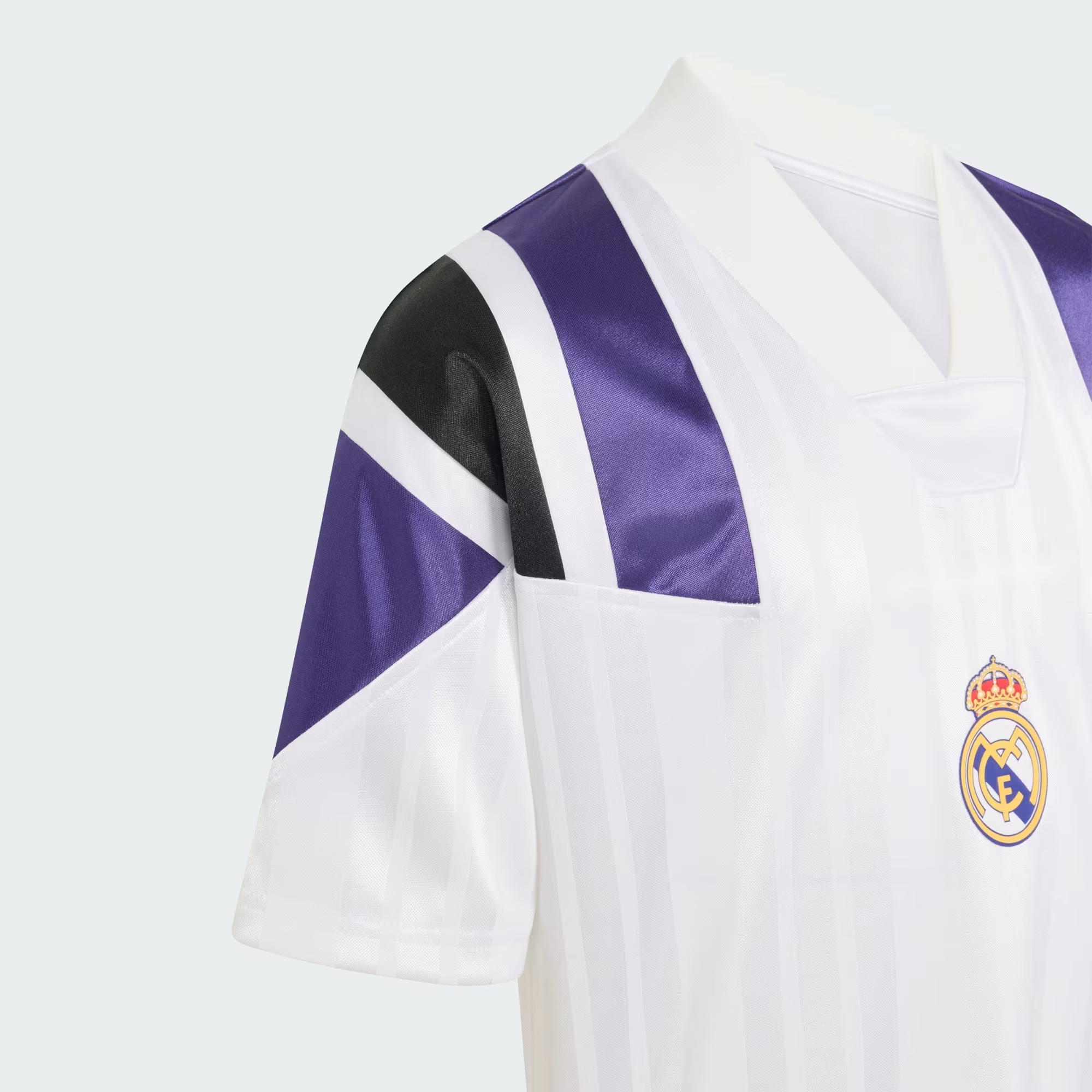 Real Madrid EQT Jersey (Youth) view 4