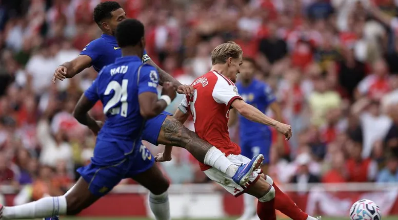 Matchweek action photo