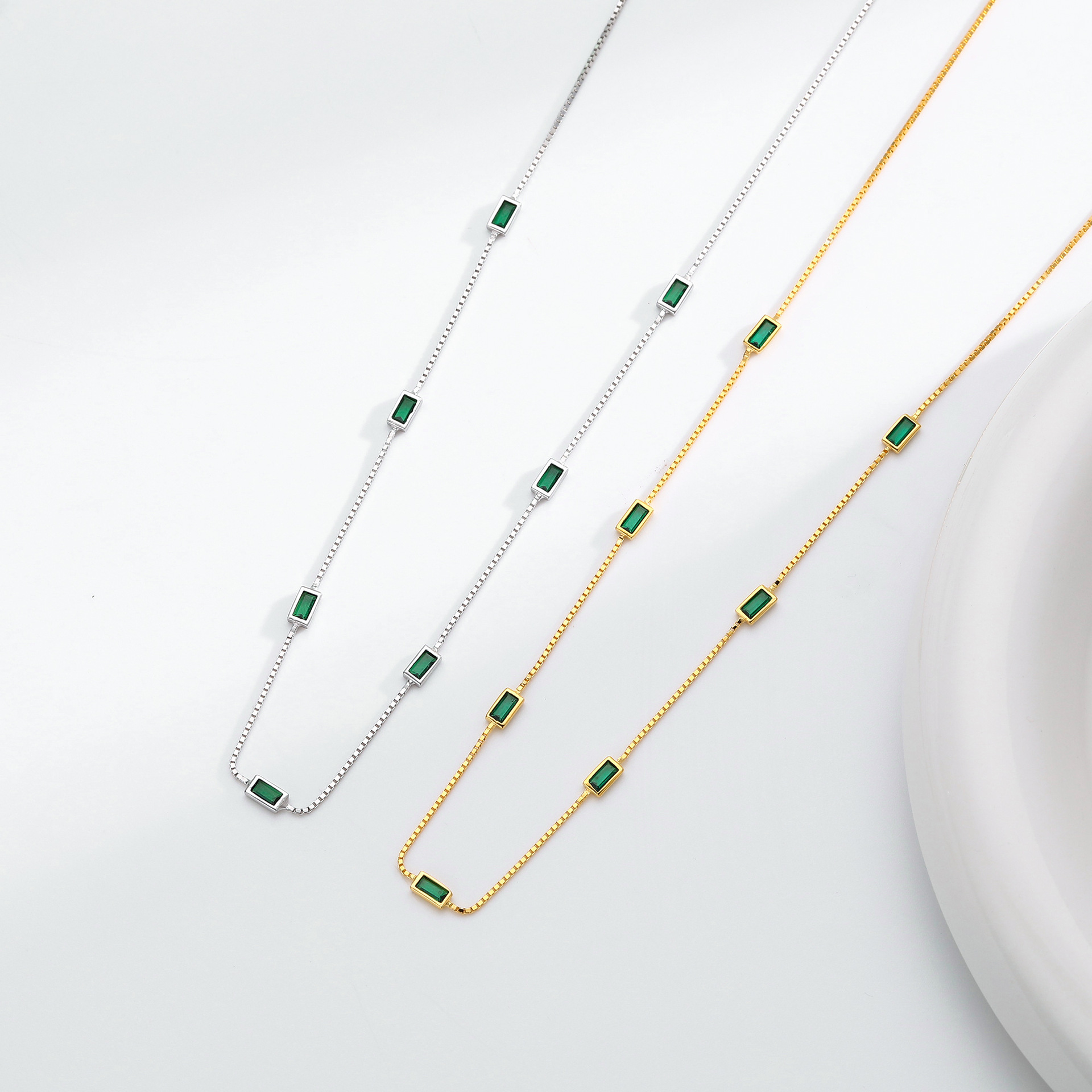 Elegant Emerald Cut Green Gemstone Necklace
