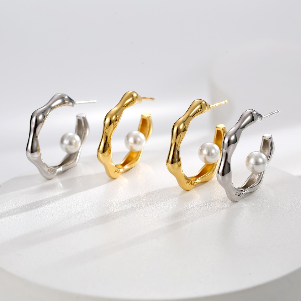 Gold Plated Wavy Hoop Earrings with Pearl