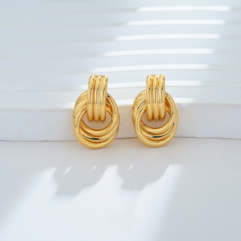 Modern Minimalist Gold-Tone Triple Interlocking Hoop Stud Earrings in Copper