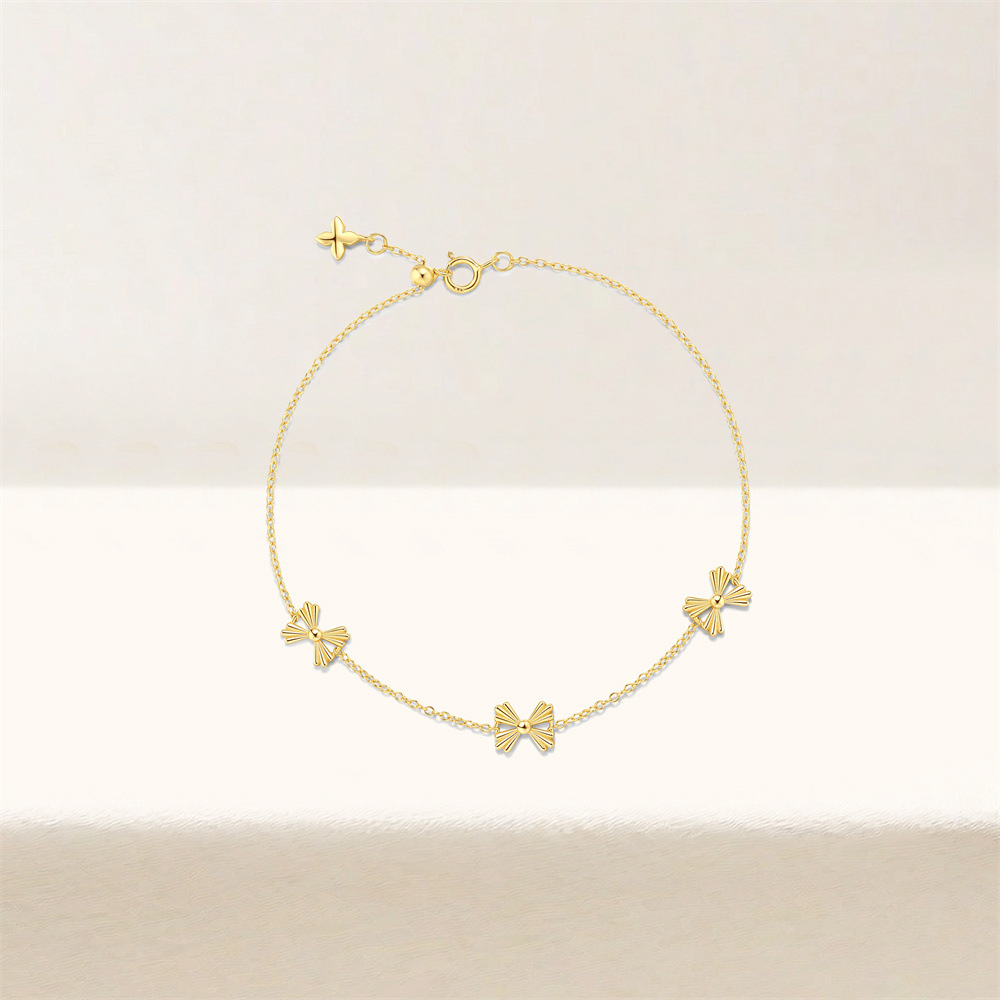 Gold Four-Leaf Clover Bracelet