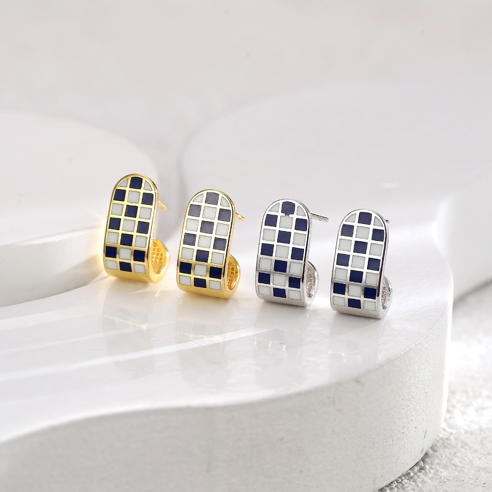 Gold-Tone Checkered U-Shaped Stud Earrings with Blue & White Grid Pattern