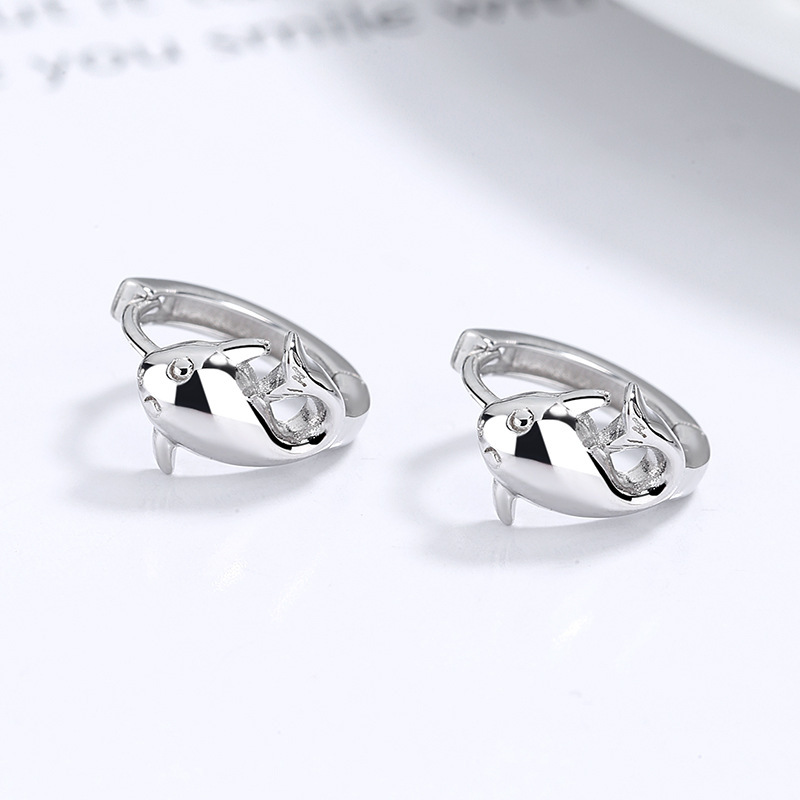 Elegant 925 Sterling Silver Twisted Heart Huggie Hoop Earrings