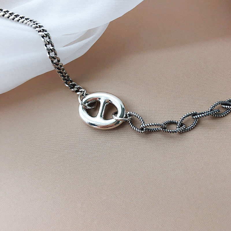 Vintage Bronze Alloy Interlocking O-Ring Charm Bracelet with Adjustable Link Chain