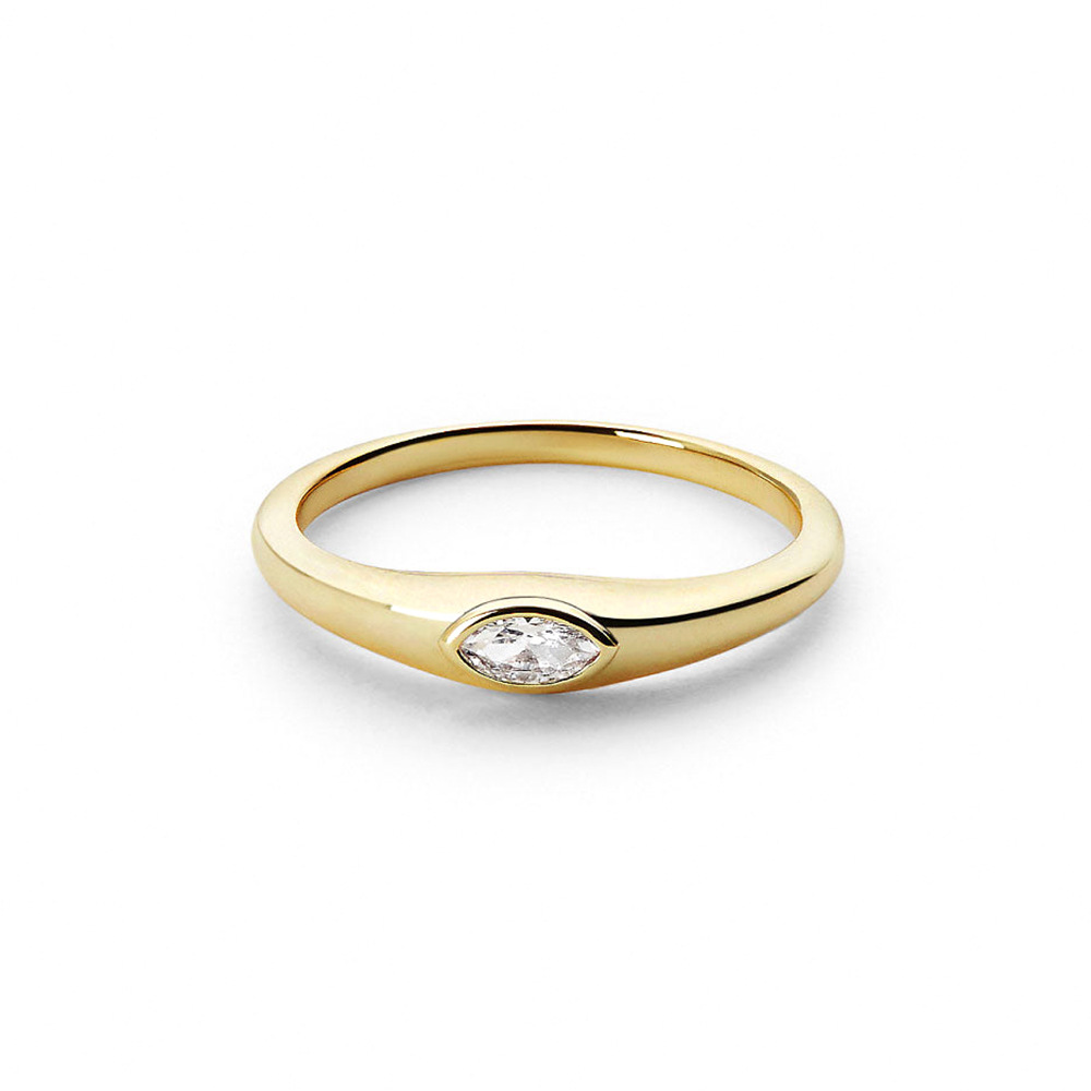 Elegant Marquise Cut Solitaire Ring in 18K Yellow Gold