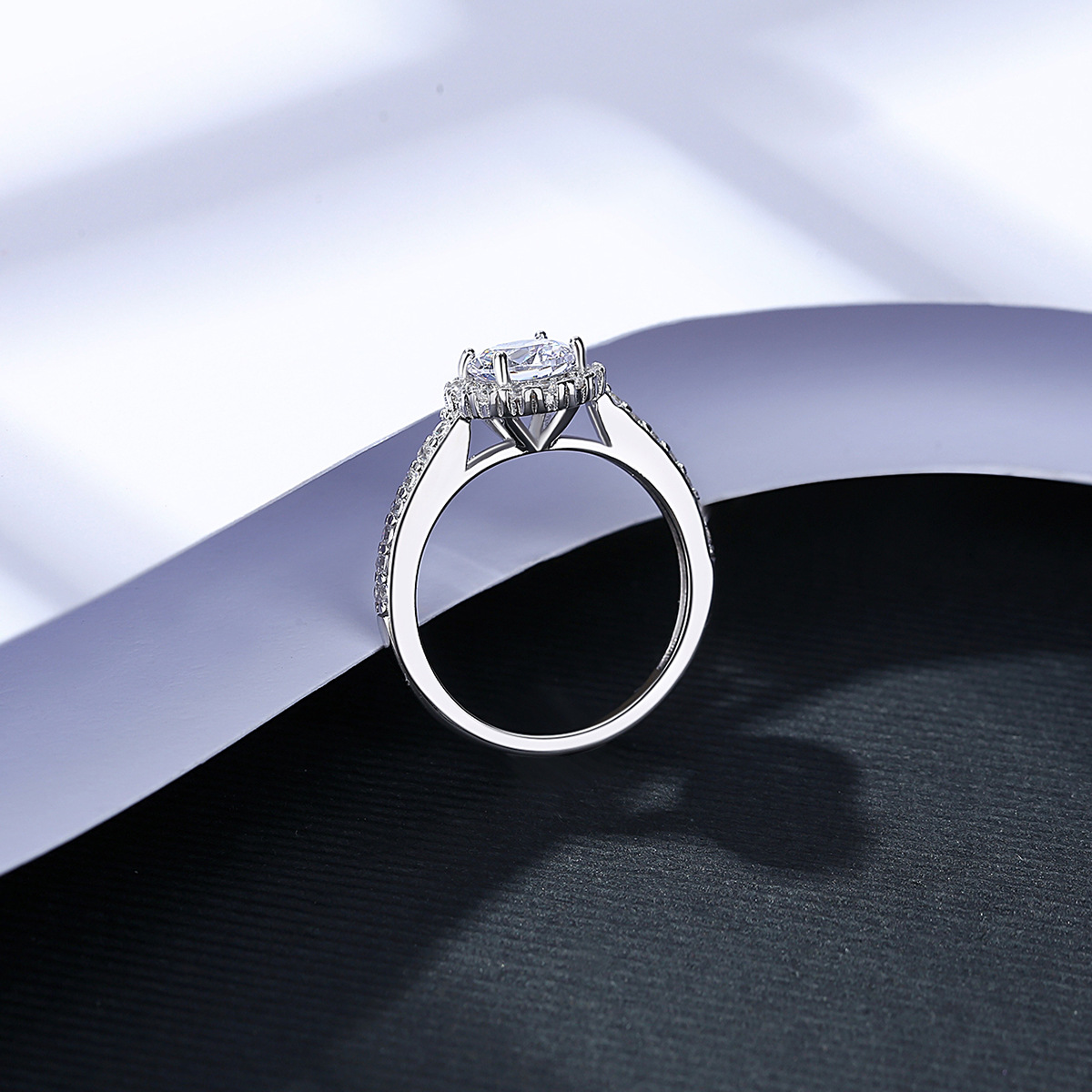 S925 Sterling Silver Classic Halo Round Cubic Zirconia Engagement Ring