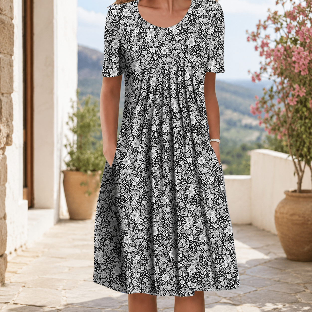 🌸 Luftiges Damenkleid mit floralen Designs und praktischen Taschen