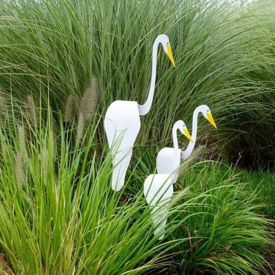🦩Swirl Bird 🦩A whimsical and dynamic bird that spins with the slight garden breeze