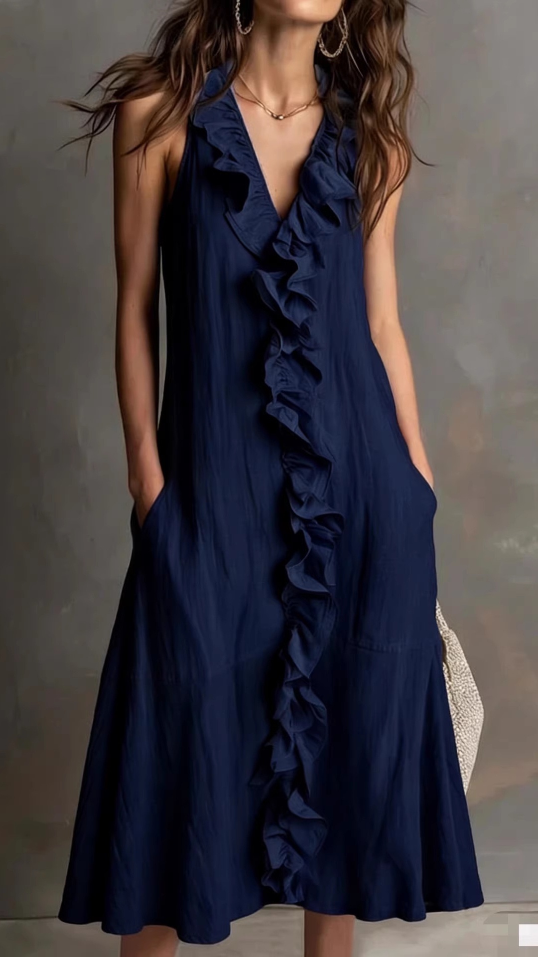 A casual loose V-neck lace sleeveless dress for ladies