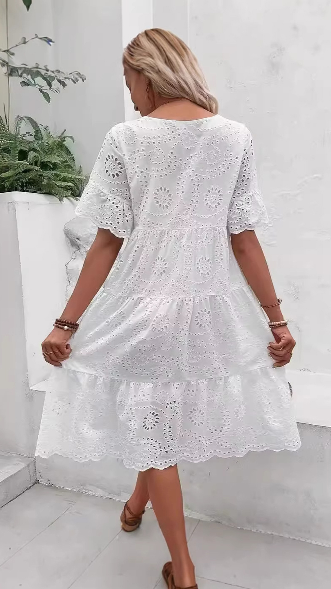 Women's Embroidered Eyelet Loose Tiered Dress（No belt）