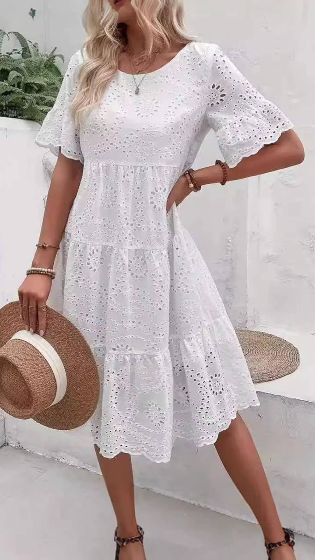 Women's Embroidered Eyelet Loose Tiered Dress（No belt）