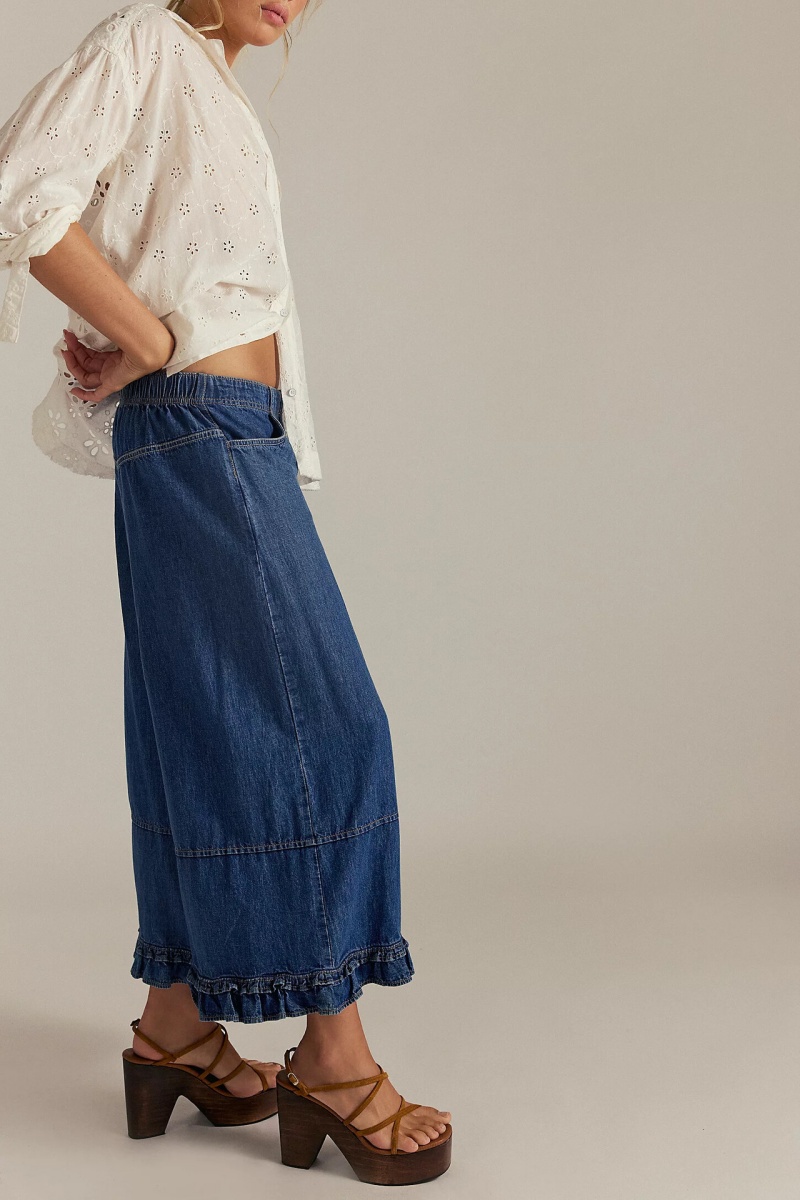 Women's fashionable casual wide-leg cropped jeans with ruffled hem