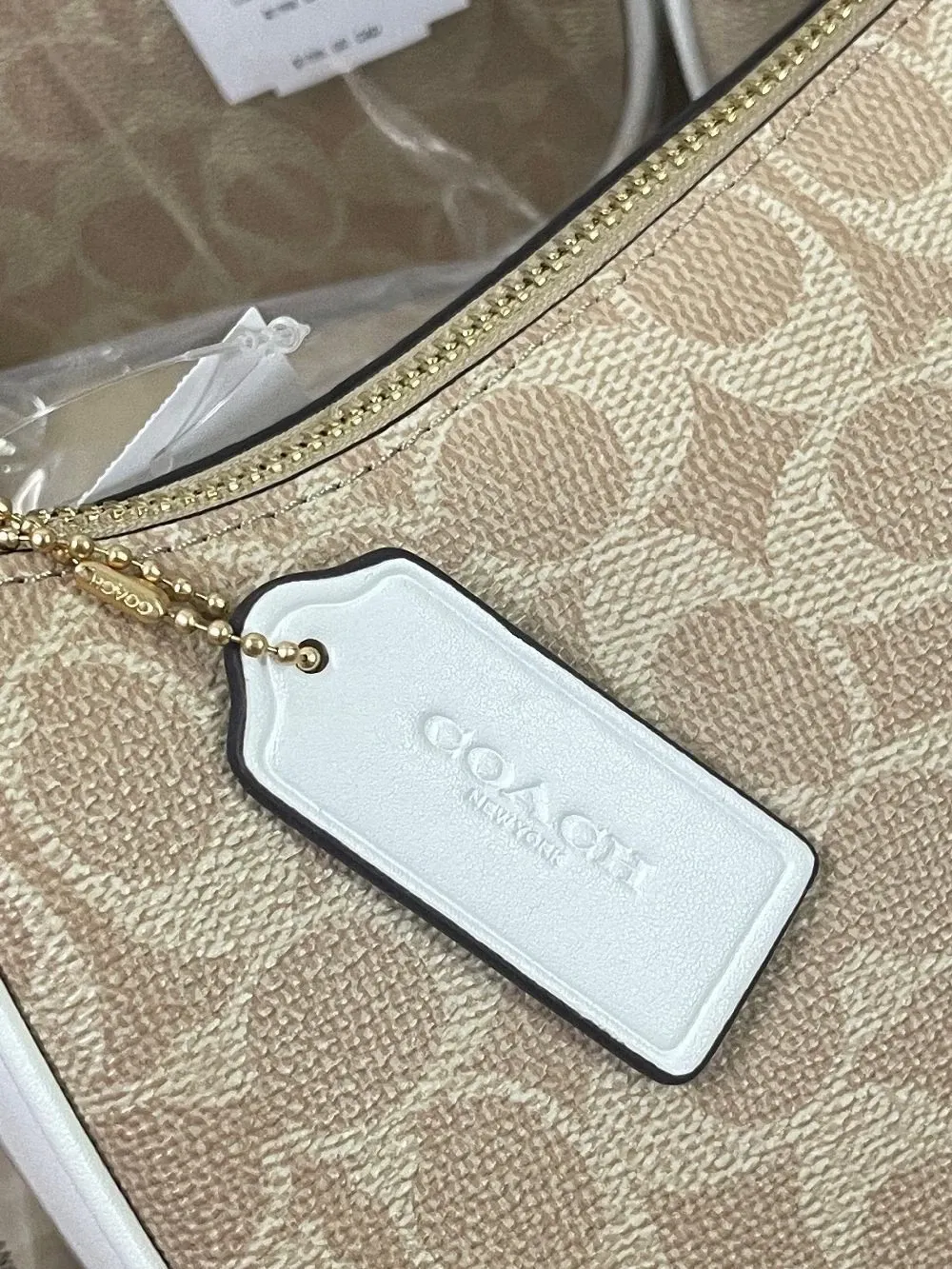 NWT   CV933 Teri Shoulder Bag In Signature Canvas Gold/Sand/Chalk