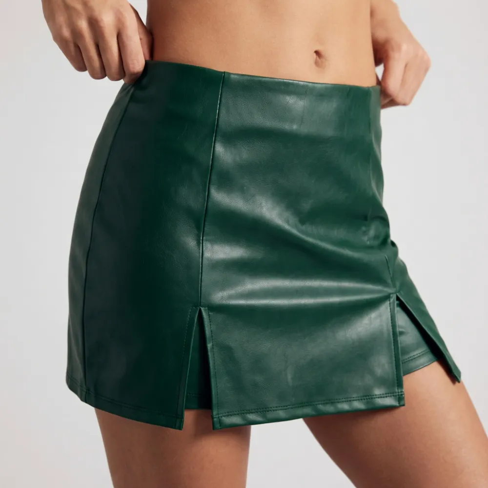 🔥Ending Soon – Grab Yours! Wome's Solid Color Zipper Split Hem High Waist Skirt Shorts