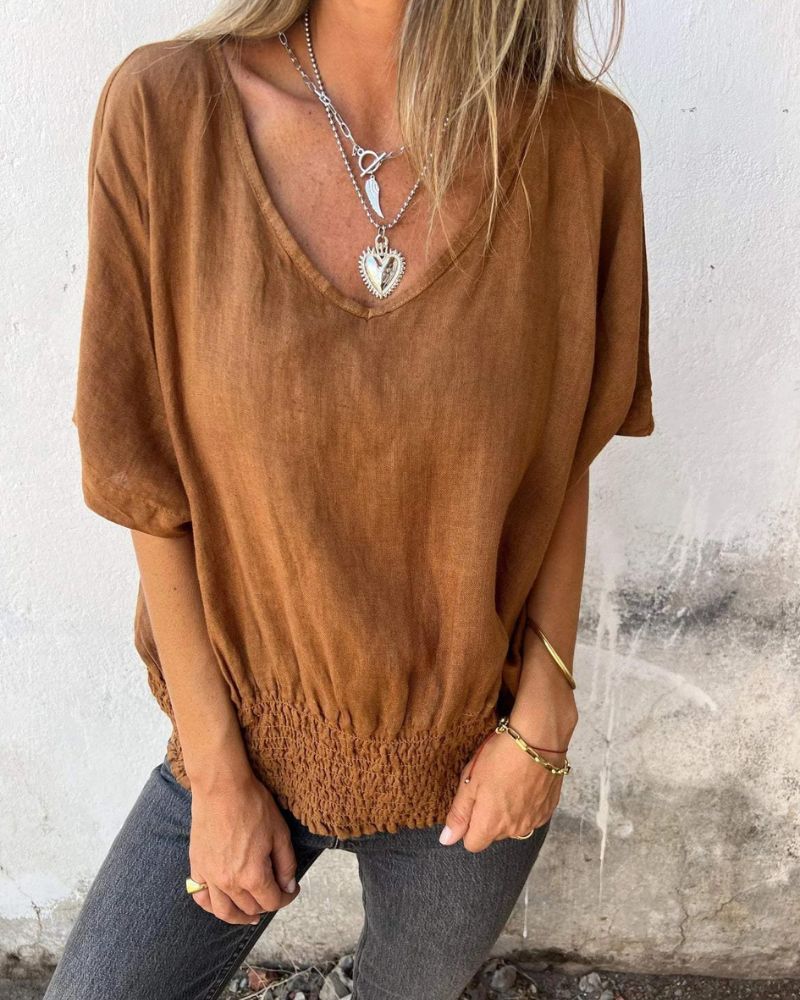 Comfortable Waisted T-shirt with V-neckline