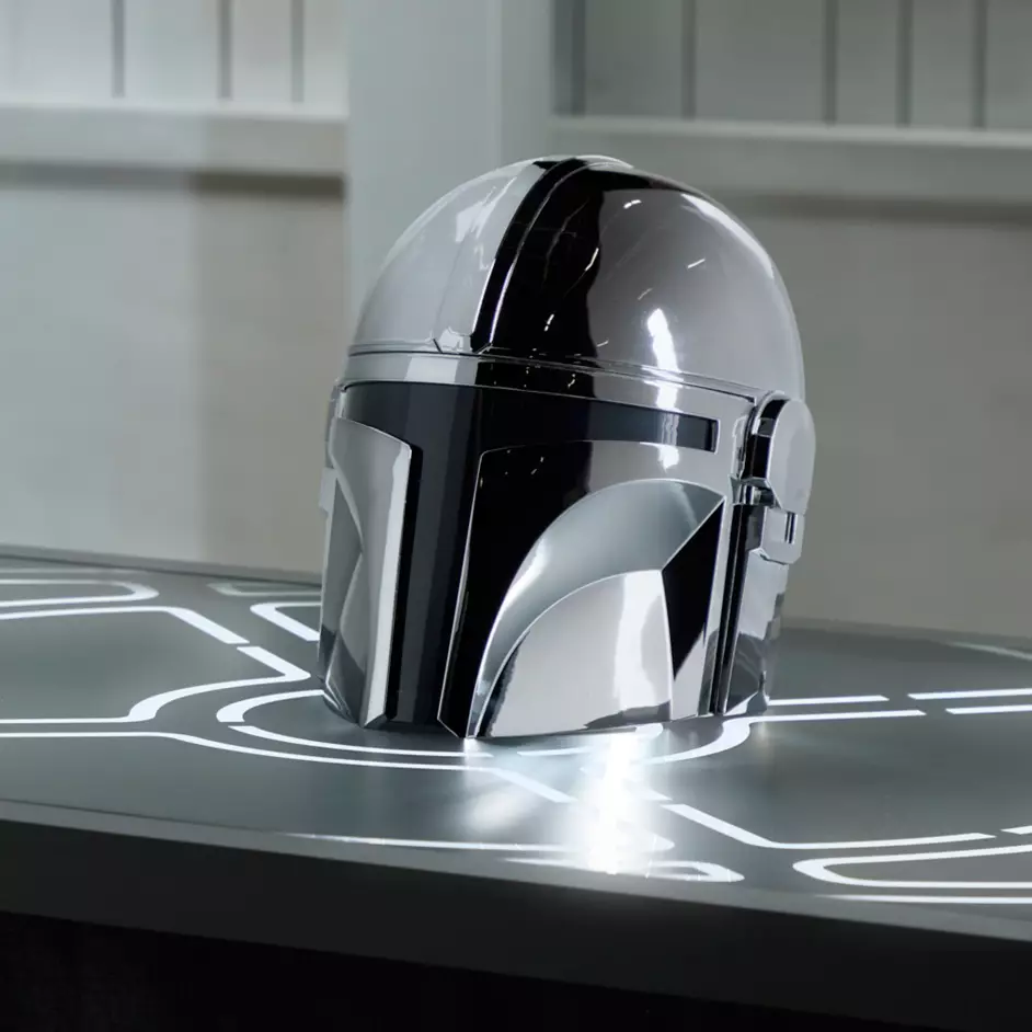 The Mandalorian Voice-Changing Helmet for Adults – Star Wars