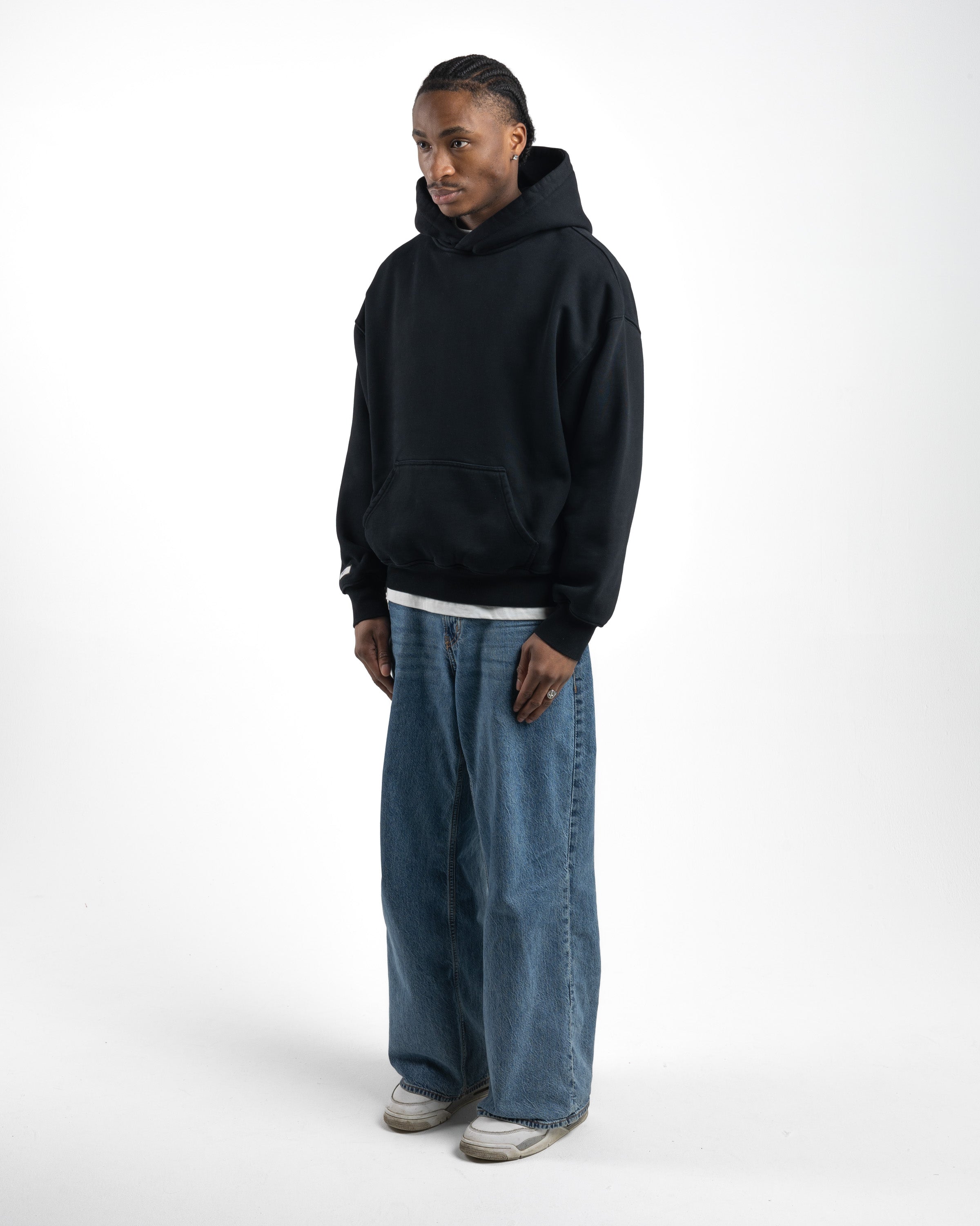 VINTAGE BLACK HOODIE-Fineriform