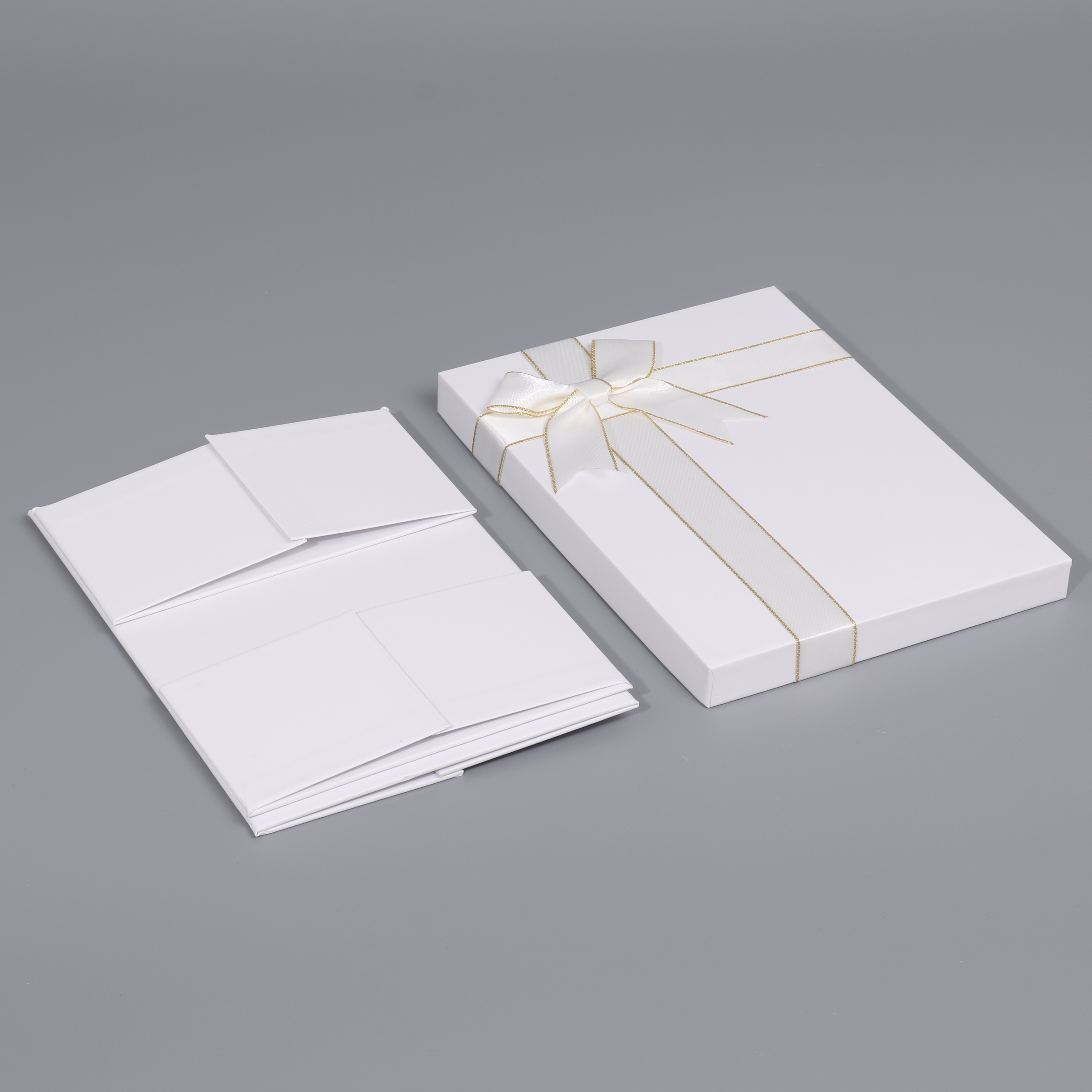 New Top and bottom foldable gift box wholesale with Ribbion