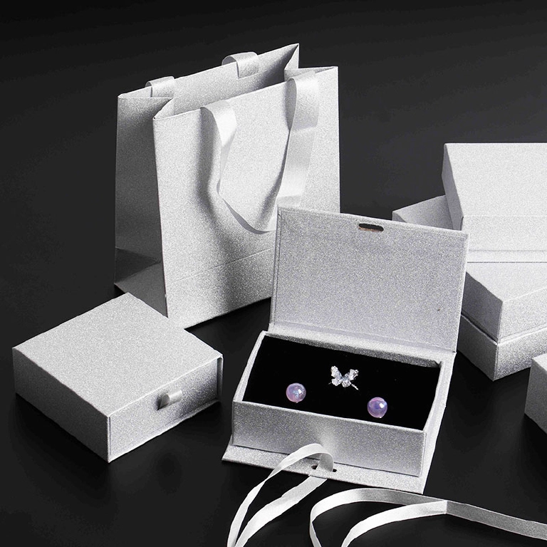 Custom Luxury Silver Foil Paper Jewelry Box Set Manufacturer