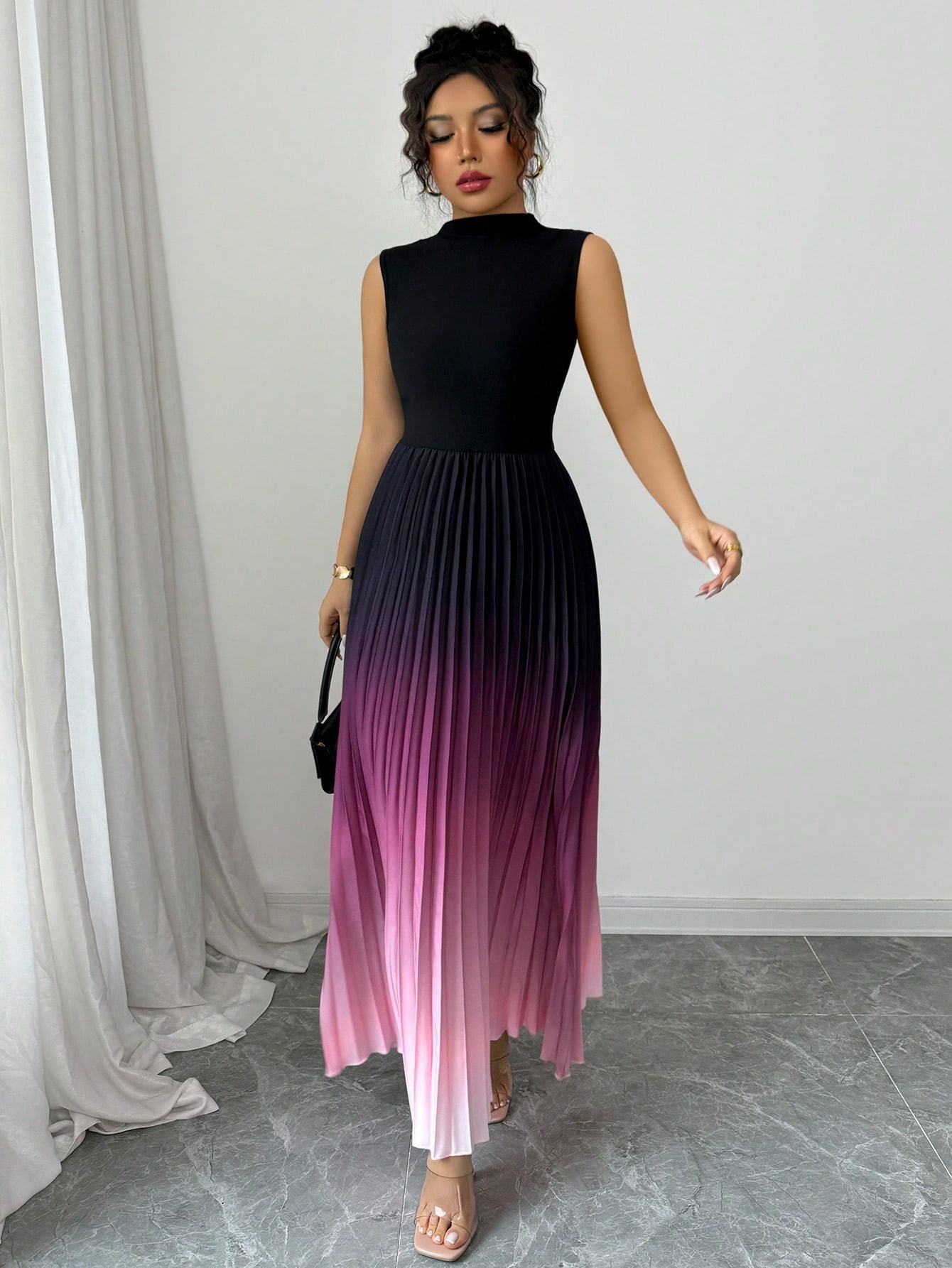 Elegant Ombre Pleated Sleeveless Maxi Dress