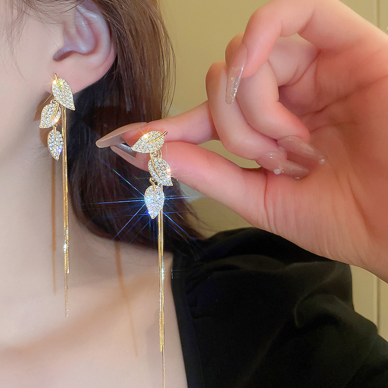 Rhinestone Leaves Tassel Earrings – Sparkle with Nature-Inspired Elegance
