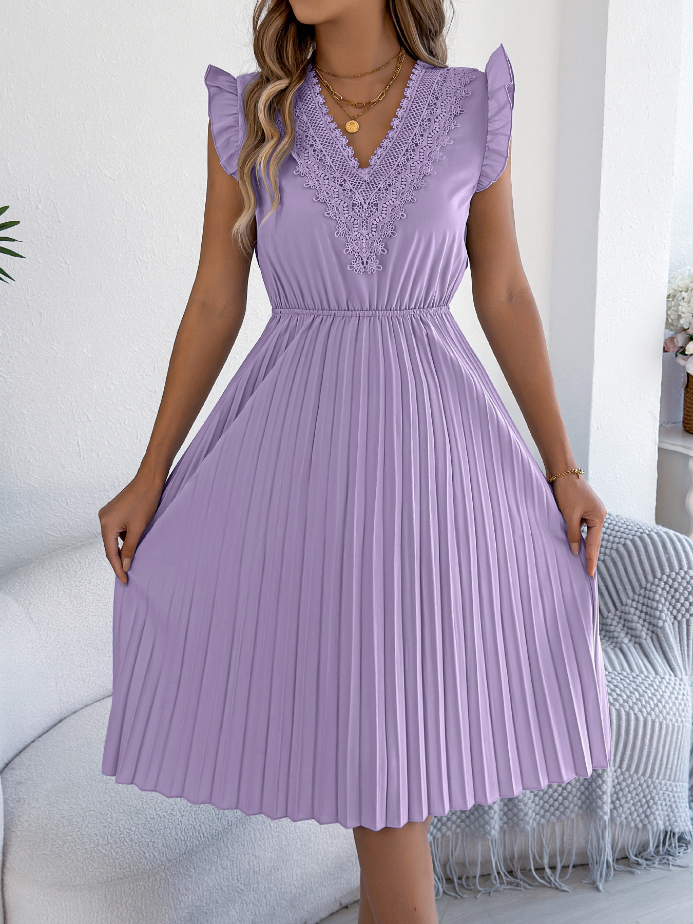 [PL] Lace-Trim V-Neck Pleated Midi Dress