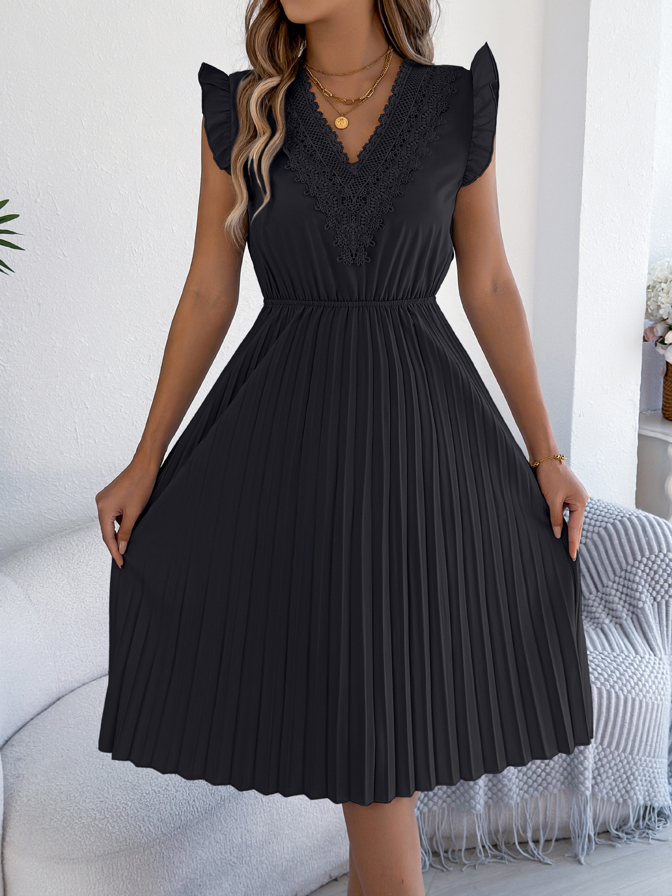 [PL] Lace-Trim V-Neck Pleated Midi Dress