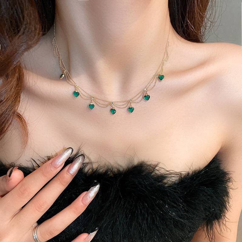 Green Heart Zirconia Pendant Gold Fashion Necklace