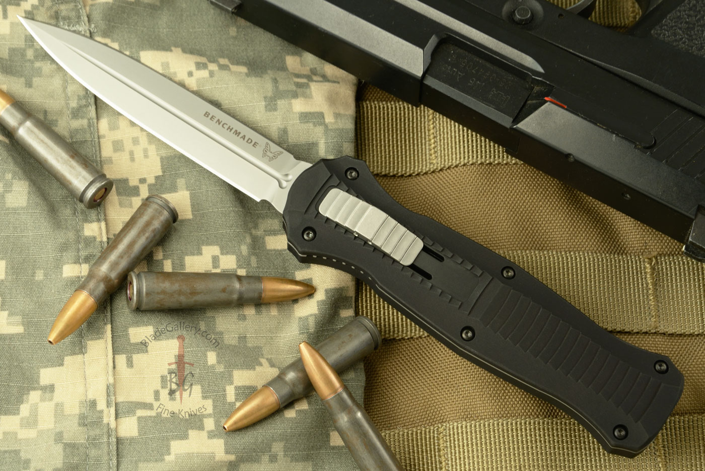 ⚡Last Day 70% OFF丨Benchmade 3300BK Infidel OTF Automatic Knife - Black/White D2 Plain Edge
