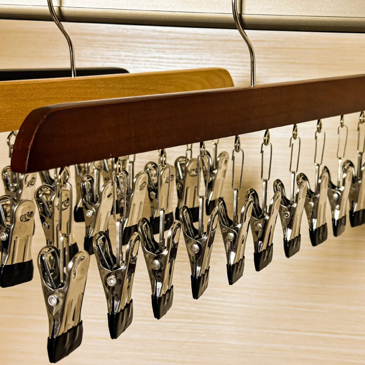 Legging Hanger for Closet Organizer with 10 Clips ,2 Pack Wooden Yoga Pants Hanger Holds 20 Leggings, Space Saving Hanging Closet Organizer w/Rubber Coated Closet Organizers and Storage,Clothes Hanger with Clips for Bra,Belt,Sock,Hat Hanging Organization