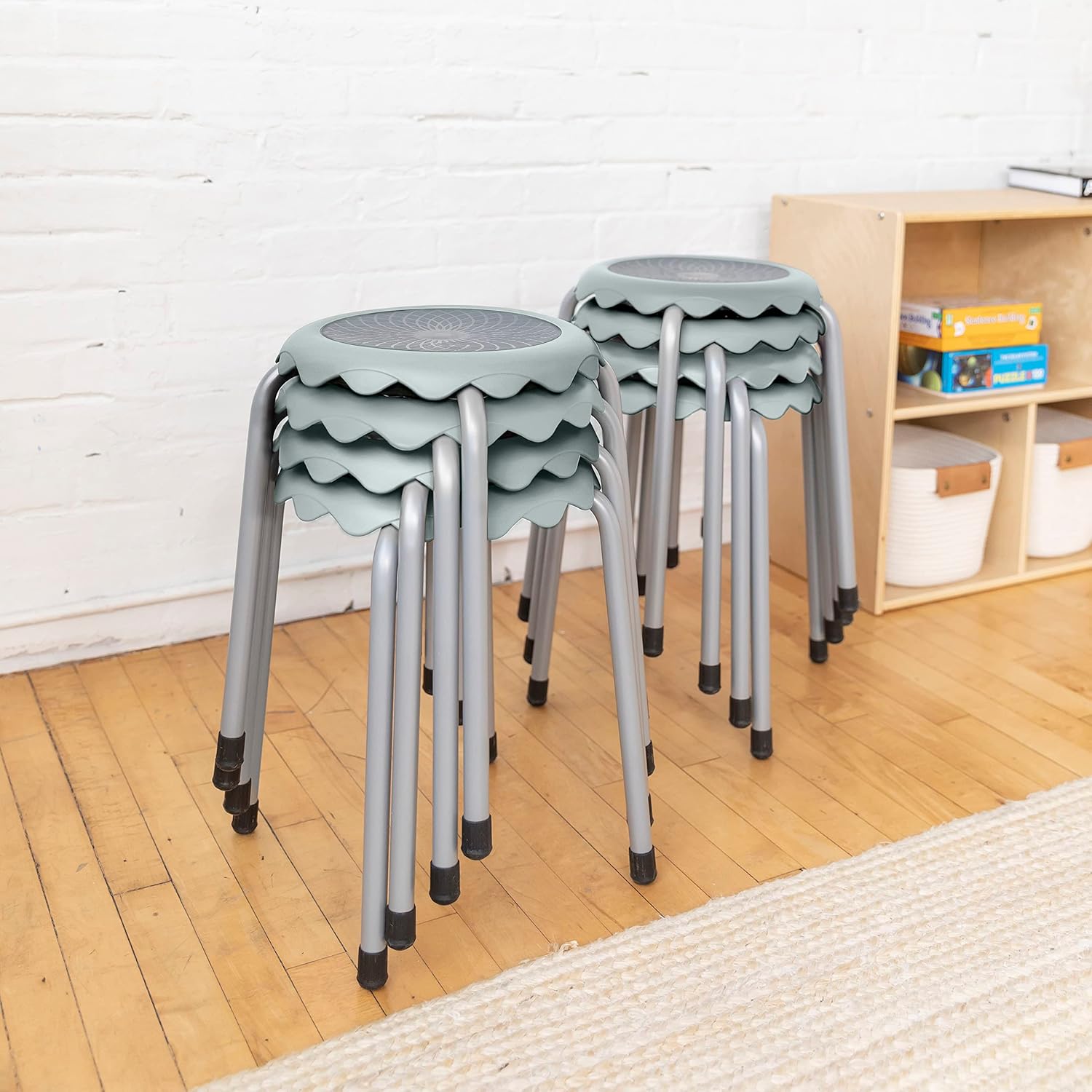 4 Daisy Stackable Stool Set