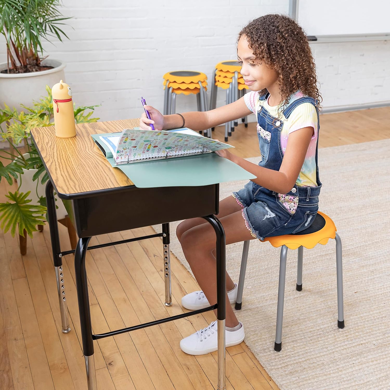 4 Daisy Stackable Stool Set