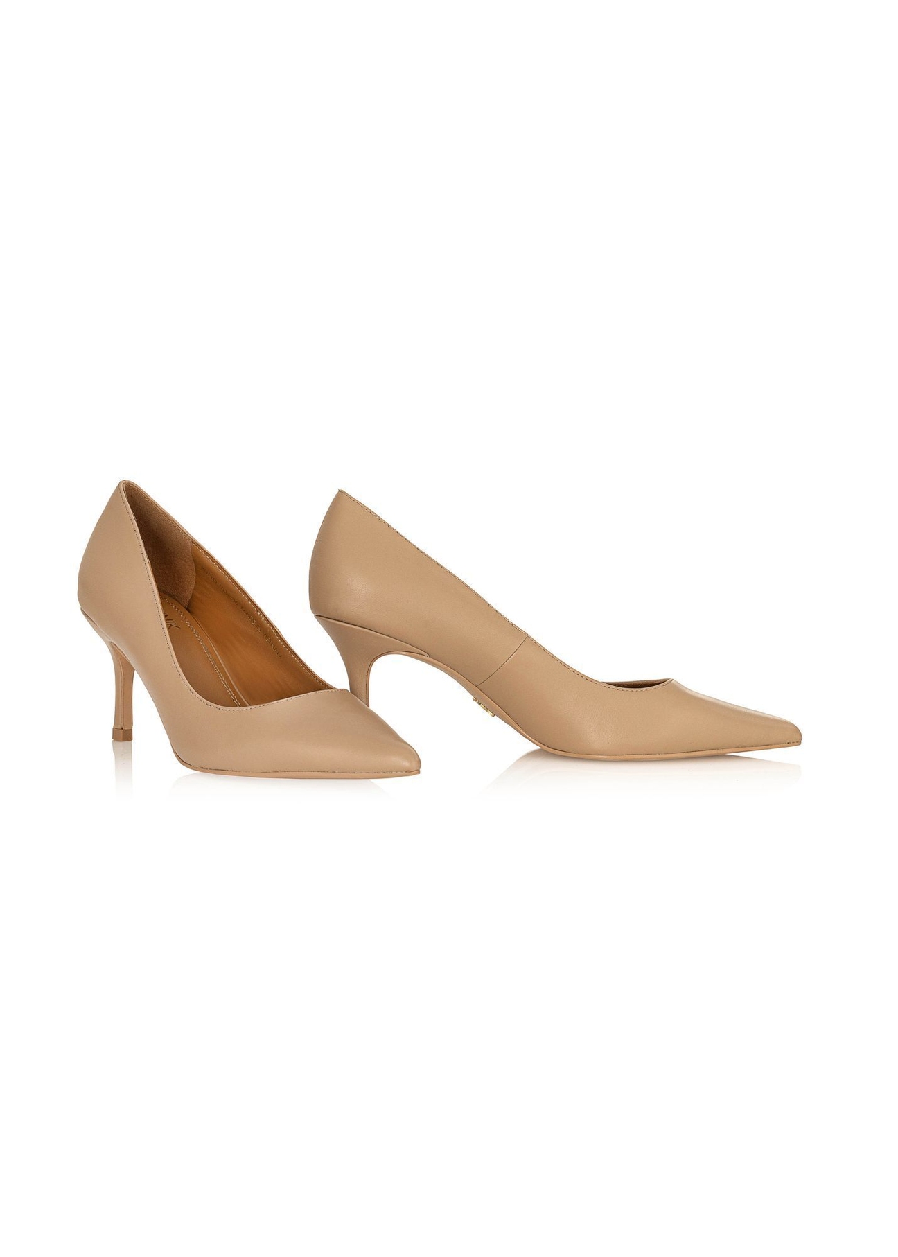 Beige leather women's pumps