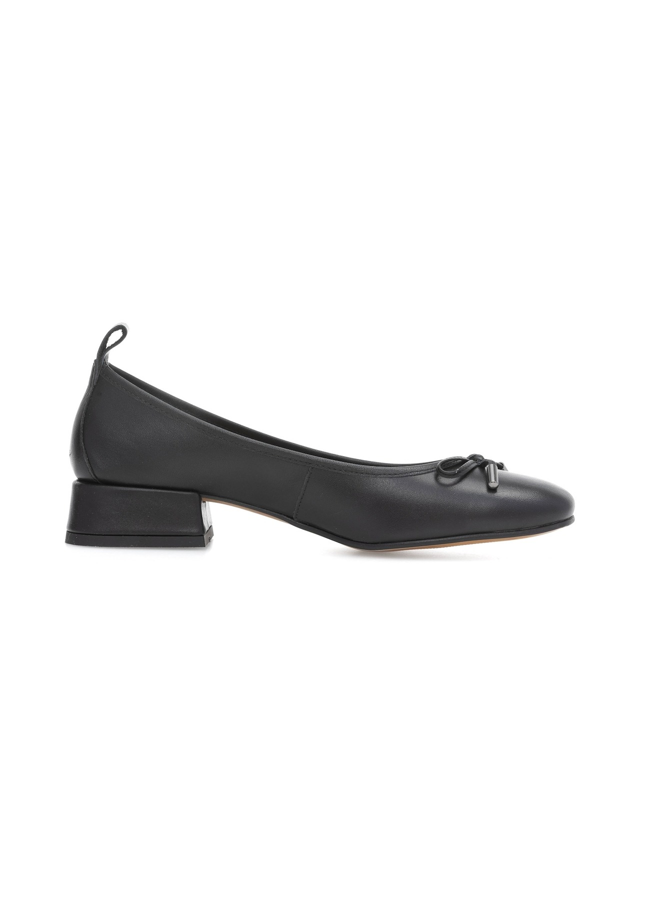 Black leather ballerinas with heels