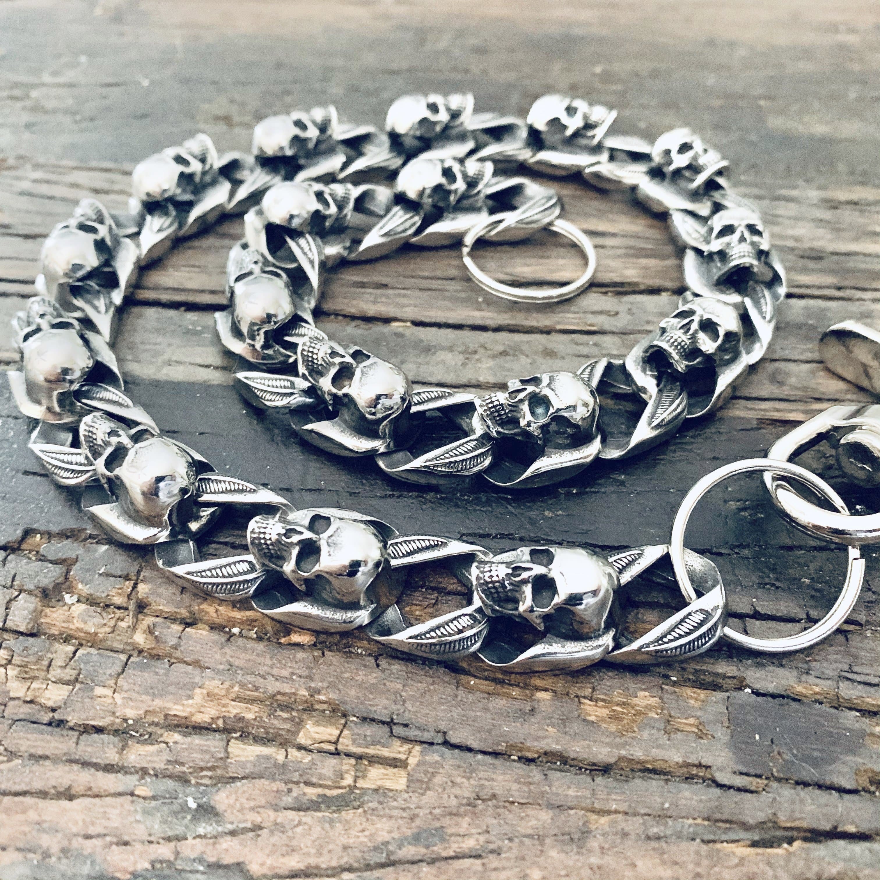 🔥LAST 4 HOURS 57% OFF -☠️"Road Warrior" Skull Wallet Chain- Links made of Skulls