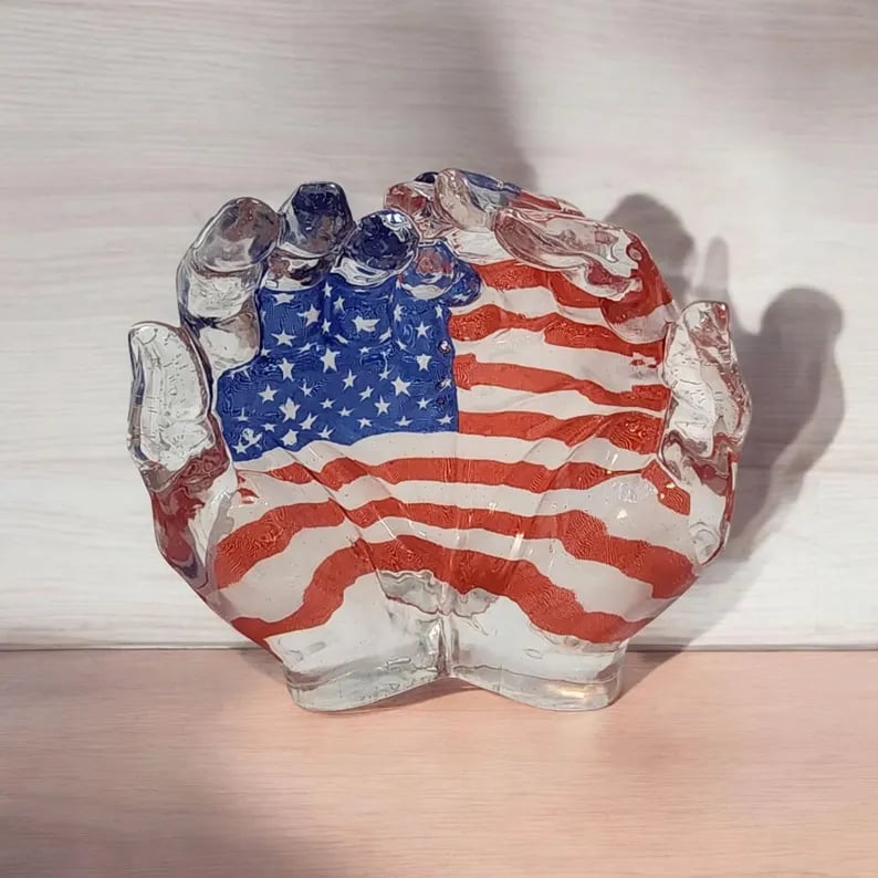 Patriotic Hand Sculpture: American Flag Pledge of Allegiance Decor for Home & Office - Unique Statue