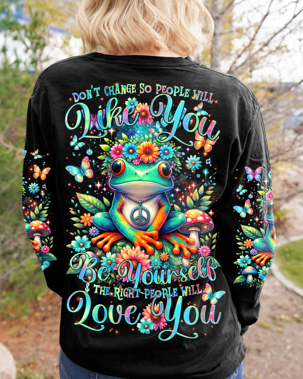 THE RIGHT PEOPLE WILL LOVE YOU FROG ALL OVER PRINT - TLTR2301244