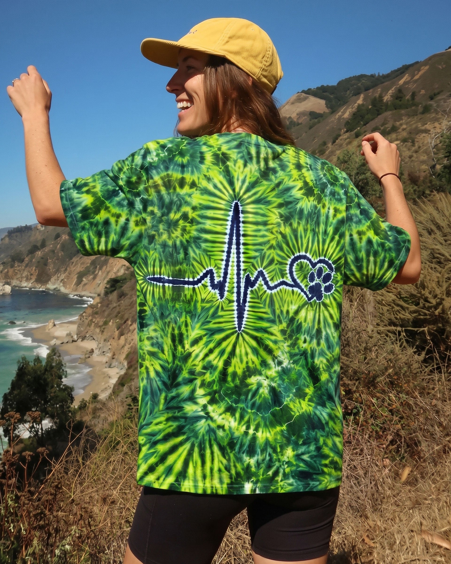 HEARTBEAT PAW PRINT BURST ALL OVER PRINT  - TLTW1506264