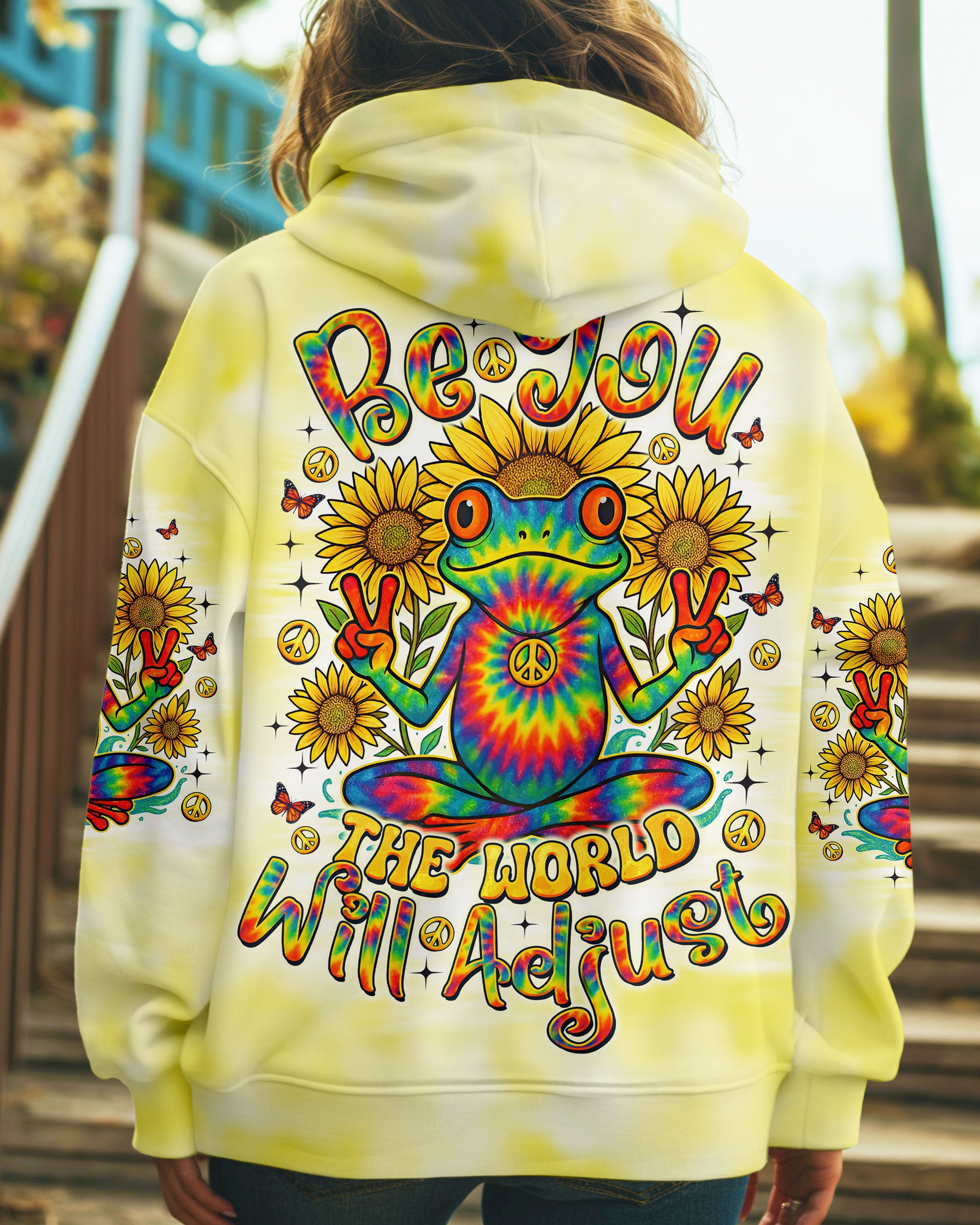 BE YOU THE WORLD WILL ADJUST FROG SUNFLOWER ALL OVER PRINT - TLNO3107252
