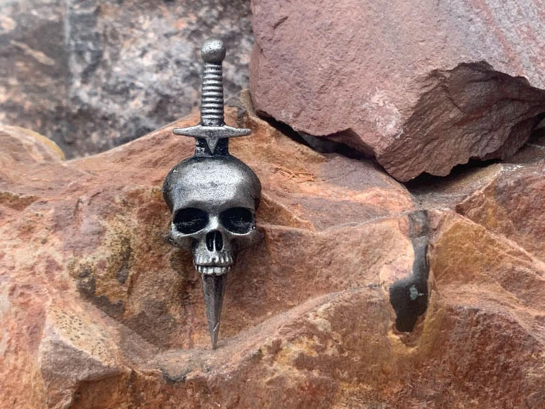 Skull Pin (BUY 3 FREE SHIPPING)