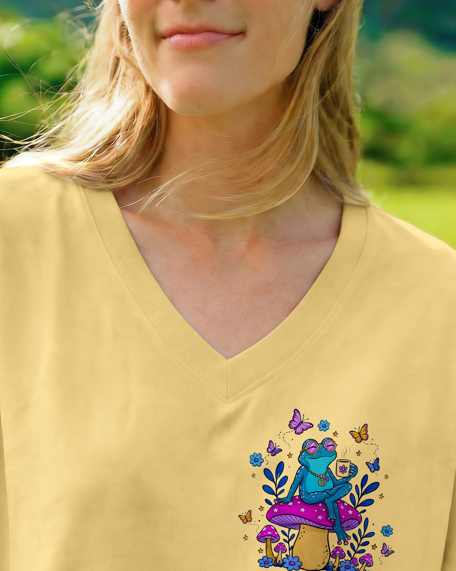 EVERYTHING IS FIGUREOUTABLE FROG ALL OVER PRINT - TLNO0107264