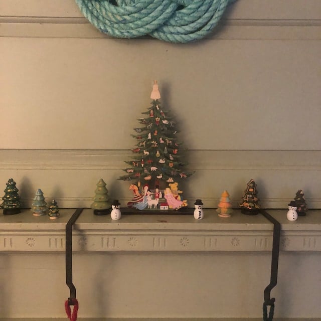 Christmas Tree - Wooden Mantle Ornament🎄