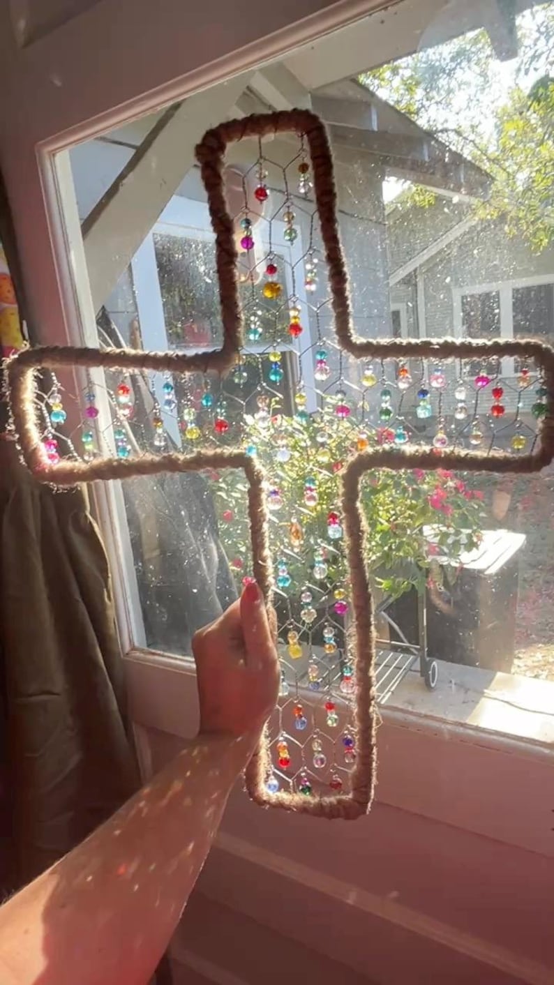 ✝️Handmade Cross Suncatcher | Rustic Beaded Chicken Wire Window Decor