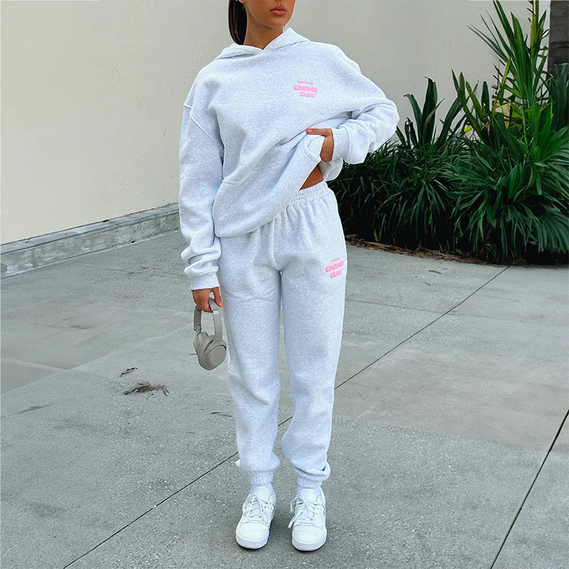 Vznaries Comfy Club Set