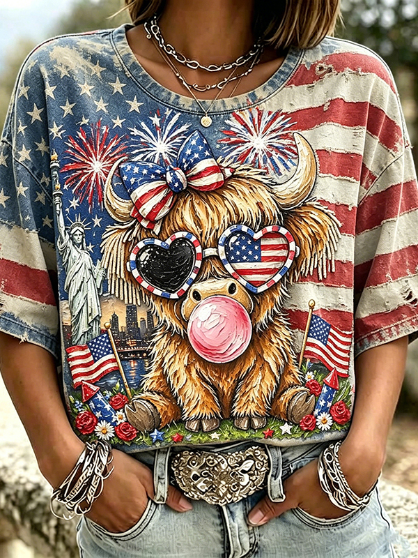 Women's Independence Day Firework Highland Cattle Art Print Casual T-Shirt