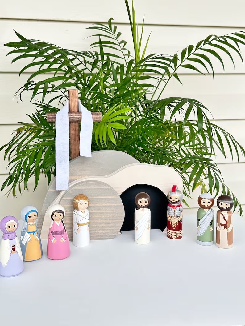 Easter early sale discount 49%---Wooden Easter Figurines Set