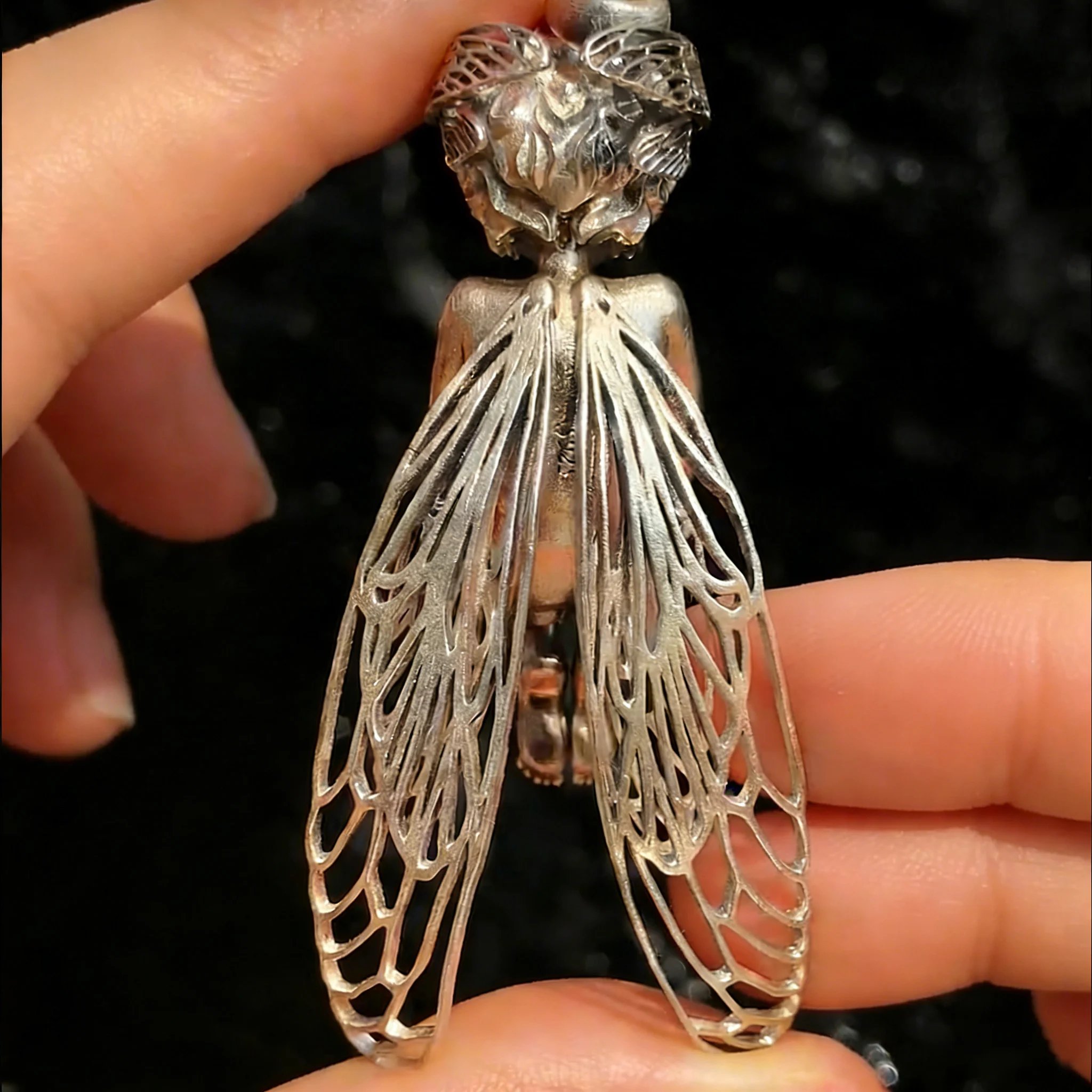 🔥❤️Silent Angel Pendant（Buy two items for free shipping）