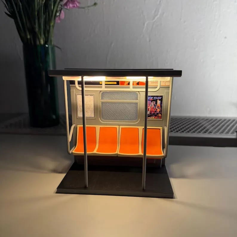 🚇NYC Subway Train Lamp – Includes 3 Interchangeable Posters🔥(Clean, no pee smell🤣)
