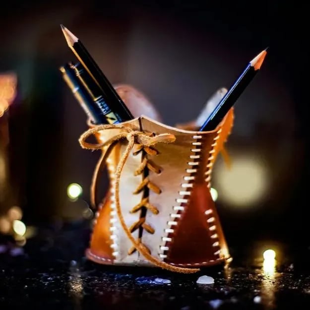 🔥Last 4 hours Sale: Save $20 -✨ Corset Pencil Cup – Elegance Meets Organization!